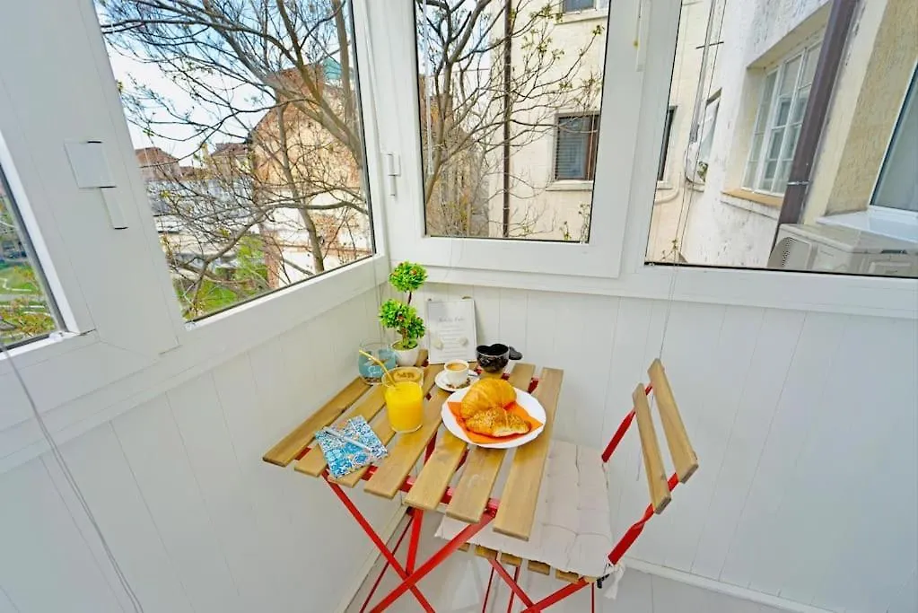 Cozy 1-Bedroom Flat In The Very Center Of Σόφια